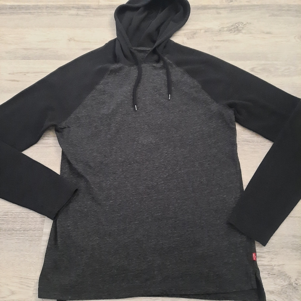 ⭐️SALE ⭐️Levi's Hooded Thermal Sleeve Shirt